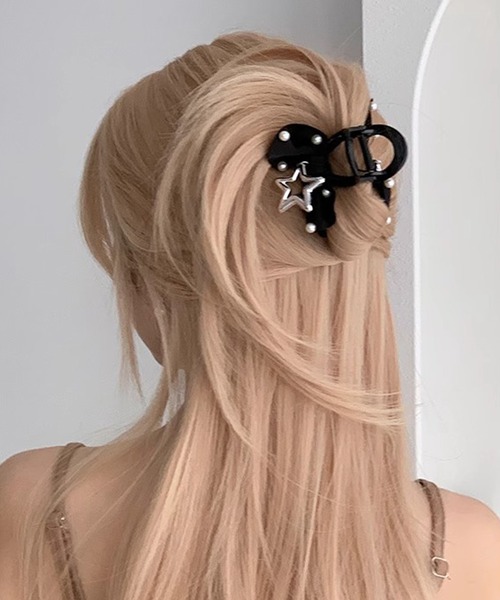 Dita Muaj.（ディータムアージュ）の「チャーム付ヘアクリップ（バレッタ/ヘアクリップ・レディース・ブラック・FREE）」の3枚目の写真
