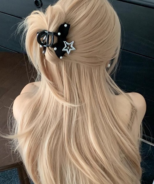 Dita Muaj.（ディータムアージュ）の「チャーム付ヘアクリップ（バレッタ/ヘアクリップ・レディース・ブラック・FREE）」の2枚目の写真