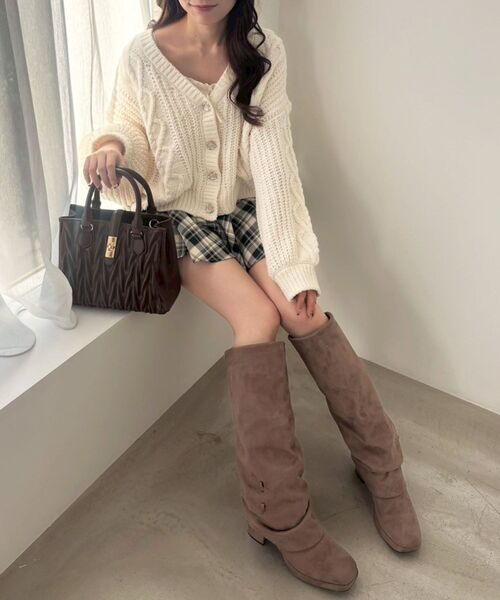 MAJESTIC LEGON（マジェスティックレゴン）の「マルチwayチェーンカバーロングブーツ（ブーツ・レディース・グレイッシュベージュ/ブラック・SMALL/MEDIUM/LARGE/X-LARGE）」の5枚目の写真