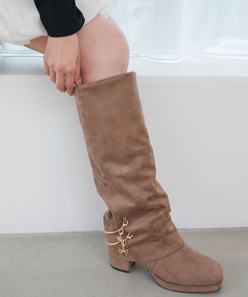 MAJESTIC LEGON（マジェスティックレゴン）の「マルチwayチェーンカバーロングブーツ（ブーツ・レディース・グレイッシュベージュ/ブラック・SMALL/MEDIUM/LARGE/X-LARGE）」の11枚目の写真