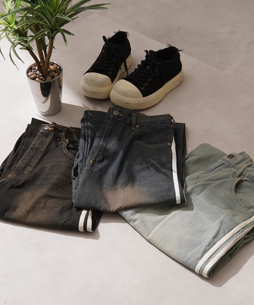 1111clothing(ワンフォークロージング)の「ツイストライン バレルレッグデニム ジーンズ / Twistline Barrel Leg Denim Jeans(デニムパンツ・メンズ・ブルー/サックスブルー/ブラック・M/L)」の4枚目の写真