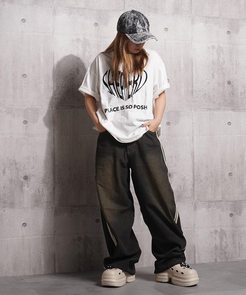 1111clothing(ワンフォークロージング)の「ツイストライン バレルレッグデニム ジーンズ / Twistline Barrel Leg Denim Jeans(デニムパンツ・メンズ・ブルー/サックスブルー/ブラック・M/L)」の10枚目の写真