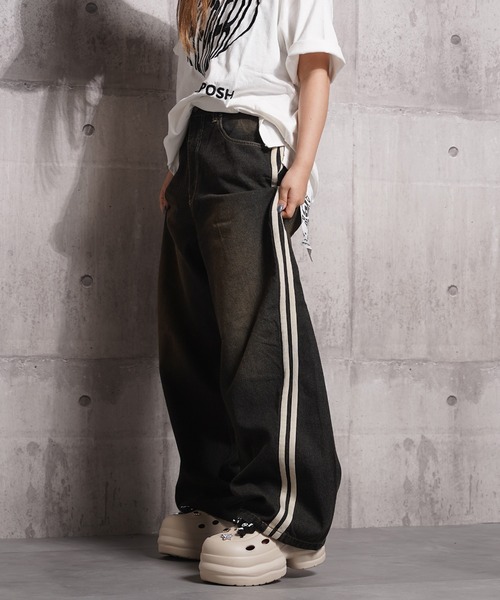 1111clothing(ワンフォークロージング)の「ツイストライン バレルレッグデニム ジーンズ / Twistline Barrel Leg Denim Jeans(デニムパンツ・メンズ・ブルー/サックスブルー/ブラック・M/L)」の7枚目の写真
