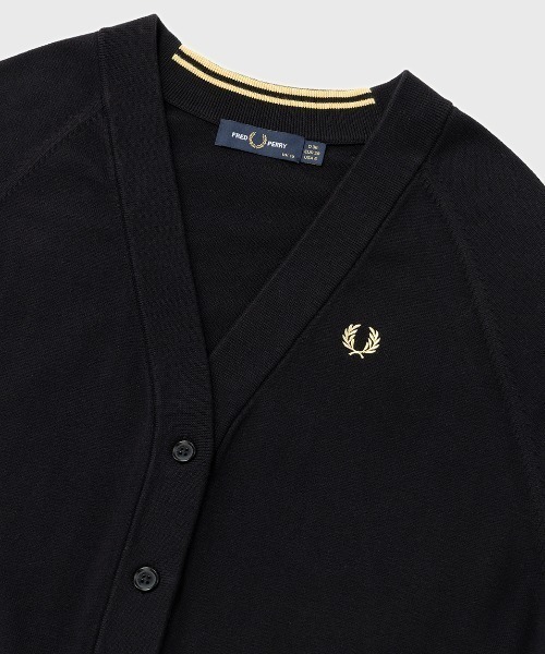FRED PERRY（フレッドペリー）の「V-Neck Cardigan／Vネックカーディガン（カーディガン/ボレロ・レディース・ブラック/ダークベージュ/オートミール/ブラック系その他・10）」の12枚目の写真