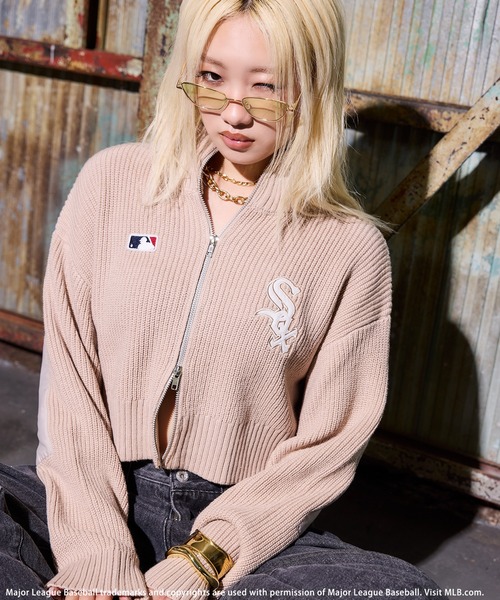 BACK TO THE FIELD（バック トゥー ザ フィールド）の「【MLB】ロゴZIPニット（ニット/セーター・レディース・ベージュ/ブラック/グレー・FREE）」の3枚目の写真