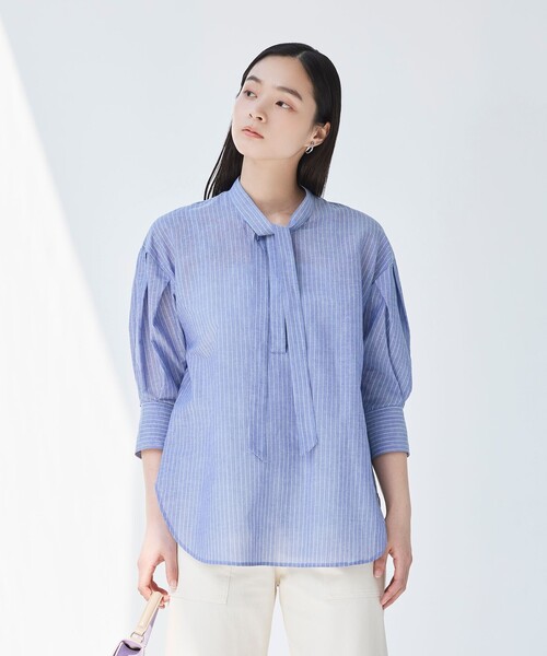 BIANCA（ビアンカ）の「【マルチシーン】軽やかボウタイブラウス（シャツ/ブラウス・レディース・ブルー系その他2/ブルー/ホワイト・38）」の2枚目の写真