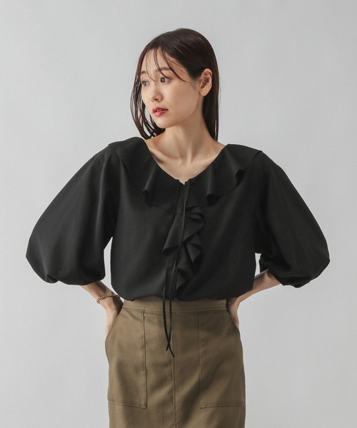 GLOBAL WORK（グローバルワーク）の「ラッフルフリルブラウス/587694（シャツ/ブラウス・レディース・ライトベージュ/ブラック・LARGE/MEDIUM）」の5枚目の写真