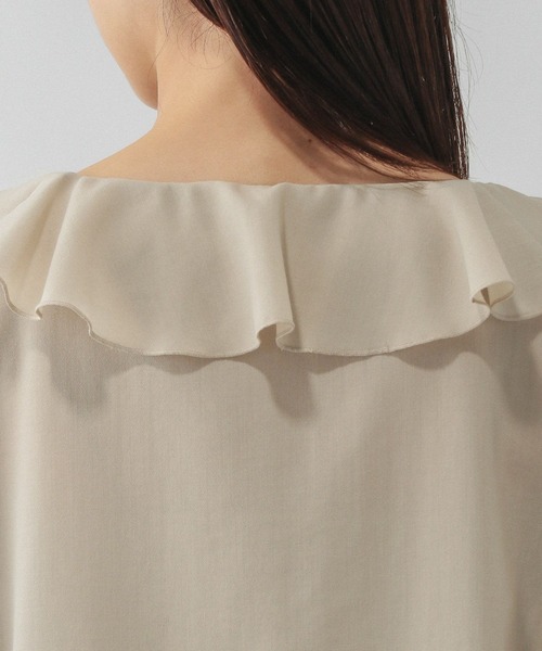 GLOBAL WORK（グローバルワーク）の「ラッフルフリルブラウス/587694（シャツ/ブラウス・レディース・ライトベージュ/ブラック・LARGE/MEDIUM）」の15枚目の写真
