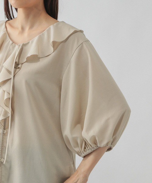GLOBAL WORK（グローバルワーク）の「ラッフルフリルブラウス/587694（シャツ/ブラウス・レディース・ライトベージュ/ブラック・LARGE/MEDIUM）」の16枚目の写真