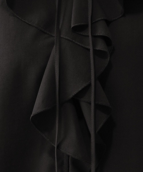 GLOBAL WORK（グローバルワーク）の「ラッフルフリルブラウス/587694（シャツ/ブラウス・レディース・ライトベージュ/ブラック・LARGE/MEDIUM）」の19枚目の写真