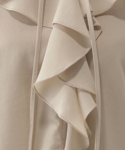 GLOBAL WORK（グローバルワーク）の「ラッフルフリルブラウス/587694（シャツ/ブラウス・レディース・ライトベージュ/ブラック・LARGE/MEDIUM）」の20枚目の写真