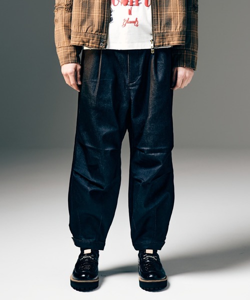 glamb（グラム）の「Deformed Knit Denim / ディフォームドニットデニム（デニムパンツ・メンズ・インディゴブルー/ブラック・S/M/L）」の3枚目の写真