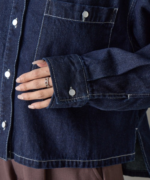 COLONY 2139（コロニートゥーワンスリーナイン）の「8ozデニムクロップドシャツ（シャツ/ブラウス・レディース・ネイビー/ダークブルー・FREE）」の11枚目の写真