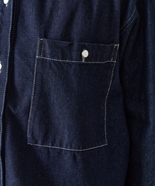 COLONY 2139（コロニートゥーワンスリーナイン）の「8ozデニムクロップドシャツ（シャツ/ブラウス・レディース・ネイビー/ダークブルー・FREE）」の14枚目の写真