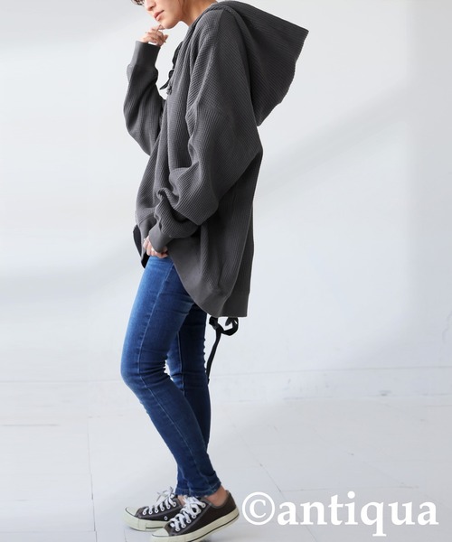 antiqua（アンティカ）の「ガゼット風ネックフーディー（パーカー・レディース・パープル系その他/テラコッタ/ブラック/ブルー/オートミール/杢グレー/スミクロ・ONESIZE）」の21枚目の写真