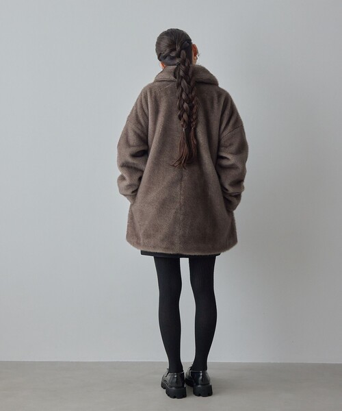 EMMEL REFINES（エメルリファインズ）の「＜EMMEL REFINES＞EM フェイクファー ミディアム コート（ステンカラーコート・レディース・ダークブラウン/モカ・M/S）」の8枚目の写真