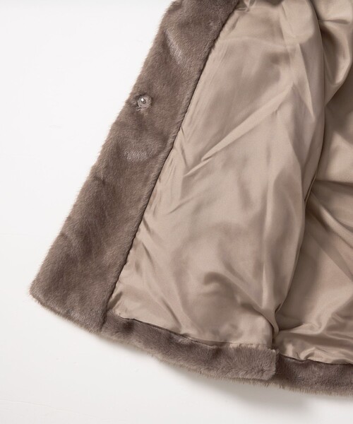 EMMEL REFINES（エメルリファインズ）の「＜EMMEL REFINES＞EM フェイクファー ミディアム コート（ステンカラーコート・レディース・ダークブラウン/モカ・M/S）」の16枚目の写真