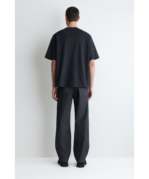 COS（コス）の「オーバーサイズ レイヤードエフェクト Tシャツ（Tシャツ/カットソー・メンズ・ホワイト/ホワイト×ブラック・XL/M/S/XS/L）」の4枚目の写真