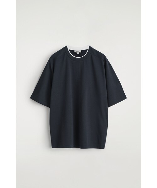 COS（コス）の「オーバーサイズ レイヤードエフェクト Tシャツ（Tシャツ/カットソー・メンズ・ホワイト/ホワイト×ブラック・XL/M/S/XS/L）」の8枚目の写真