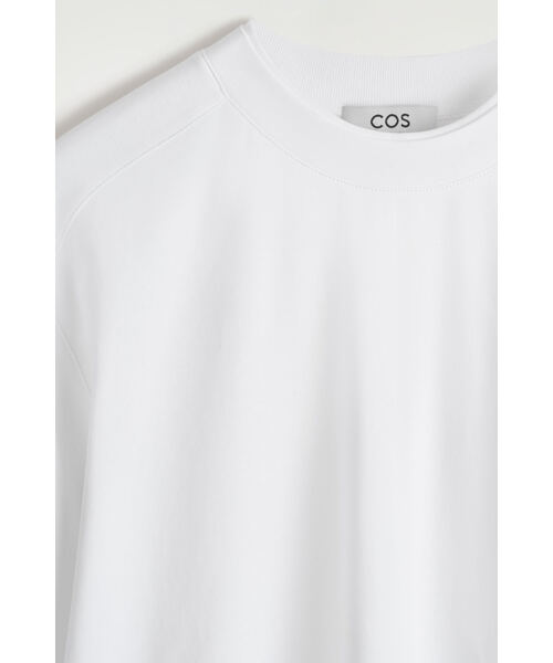 COS（コス）の「オーバーサイズ レイヤードエフェクト Tシャツ（Tシャツ/カットソー・メンズ・ホワイト/ホワイト×ブラック・XL/M/S/XS/L）」の15枚目の写真