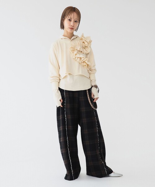 maturely（マチュアリー）の「【1/15再値下げ】maturely / リサイクルウール カットオフ スラックス（スラックス・レディース・ブラウン/ネイビー・1/0）」の3枚目の写真