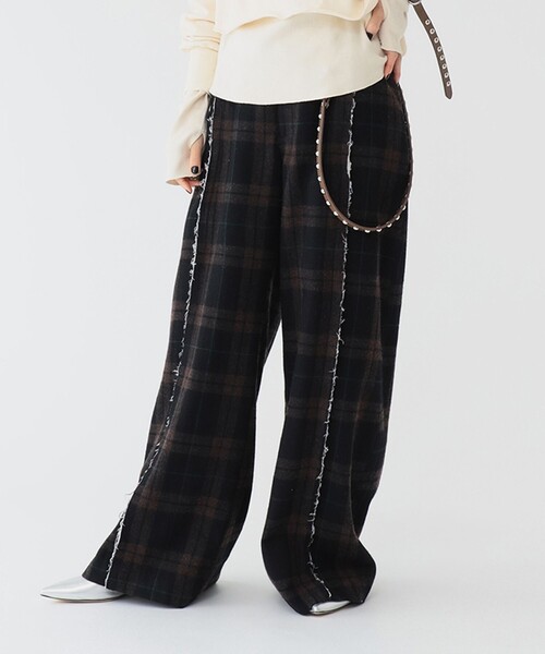 maturely（マチュアリー）の「【1/15再値下げ】maturely / リサイクルウール カットオフ スラックス（スラックス・レディース・ブラウン/ネイビー・1/0）」の4枚目の写真