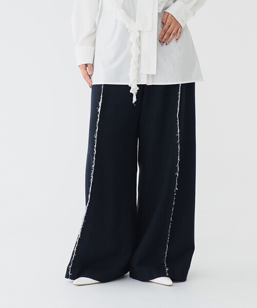 maturely（マチュアリー）の「【1/15再値下げ】maturely / リサイクルウール カットオフ スラックス（スラックス・レディース・ブラウン/ネイビー・1/0）」の7枚目の写真