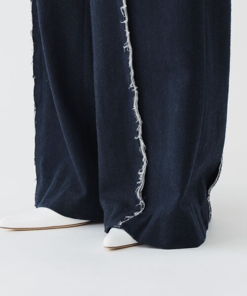 maturely（マチュアリー）の「【1/15再値下げ】maturely / リサイクルウール カットオフ スラックス（スラックス・レディース・ブラウン/ネイビー・1/0）」の13枚目の写真