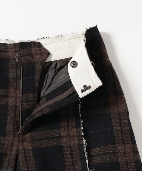 maturely（マチュアリー）の「【1/15再値下げ】maturely / リサイクルウール カットオフ スラックス（スラックス・レディース・ブラウン/ネイビー・1/0）」の17枚目の写真