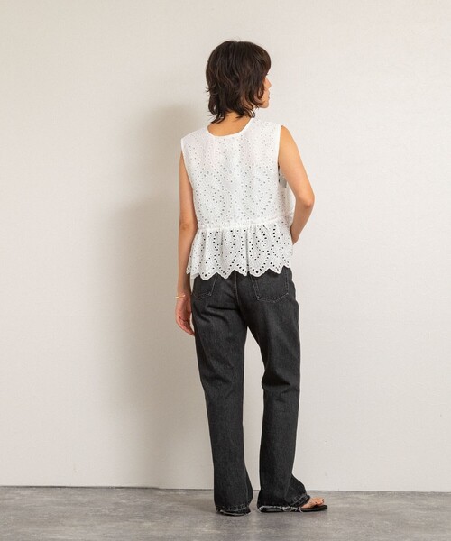 NOLLEY’S（ノーリーズ）の「【MAQWEL/マクウェル】《セットアップ対応》ウォッシャブルエンブロイダリーレースベスト（ベスト・レディース・オフホワイト/ブラック・FREE）」の3枚目の写真