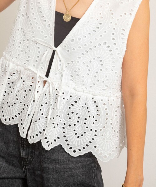 NOLLEY’S（ノーリーズ）の「【MAQWEL/マクウェル】《セットアップ対応》ウォッシャブルエンブロイダリーレースベスト（ベスト・レディース・オフホワイト/ブラック・FREE）」の11枚目の写真