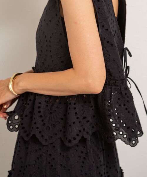 NOLLEY’S（ノーリーズ）の「【MAQWEL/マクウェル】《セットアップ対応》ウォッシャブルエンブロイダリーレースベスト（ベスト・レディース・オフホワイト/ブラック・FREE）」の20枚目の写真