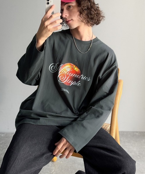 Java(ジャバ)の「《JaVaジャバコラボ》綿100% フレッシュに、スタイリッシュに。アップルメッセージTシャツ(長袖)(Tシャツ/カットソー・メンズ・ホワイト/チャコール・SMALL/MEDIUM/LARGE)」の2枚目の写真