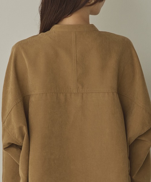 hunch(ハンチ)の「【WEB限定/別注】スウェードライク バンドカラーオーバーサイズシャツ(シャツ/ブラウス・レディース・ライトブラック/ダークブラウン/ダークベージュ/アイボリー・FREE)」の15枚目の写真