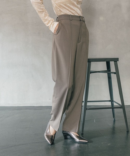 LEPSIM（レプシィム）の「《オフィスライン》TRストレートピンタックパンツ　582121（その他パンツ・レディース・チャコールグレー/ブラウン系その他・MEDIUM/LARGE）」の2枚目の写真