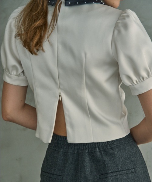 ERADIE(エラディエ)の「Satin Bow Neck Top サテンボータイリボントップ(シャツ/ブラウス・レディース・アイボリー/ブラック・FREE)」の6枚目の写真