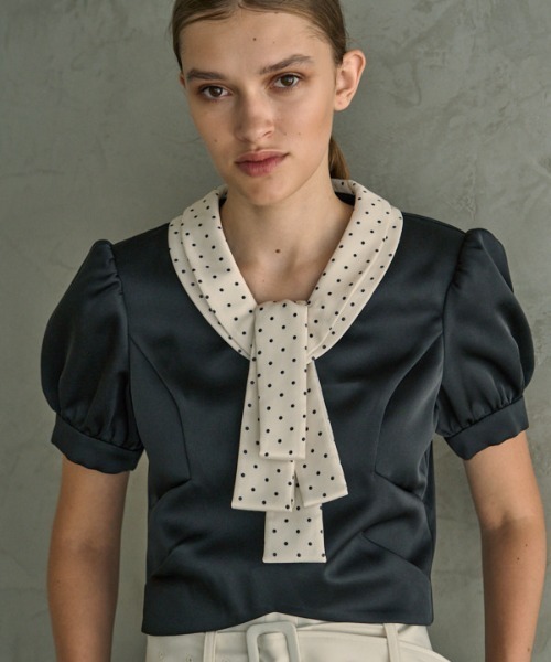 ERADIE(エラディエ)の「Satin Bow Neck Top サテンボータイリボントップ(シャツ/ブラウス・レディース・アイボリー/ブラック・FREE)」の18枚目の写真