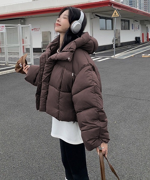 Ressaca(レサーカ)の「オーバーサイズボリュームフードショートダウンジャケット(ダウンジャケット/コート・レディース・ピンク/ブラウン/ブラック・M)」の8枚目の写真