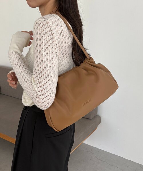 CAPRICIEUX LE'MAGE（カプリシューレマージュ）の「【新色/ライトベージュ】クラウディギャザーバッグ（ショルダーバッグ・レディース・ブラウン/キャメル/ブラック/ライトベージュ・FREE）」の9枚目の写真