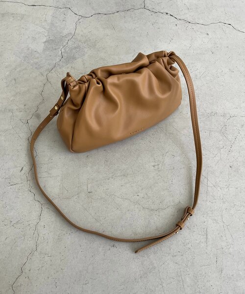 CAPRICIEUX LE'MAGE（カプリシューレマージュ）の「【新色/ライトベージュ】クラウディギャザーバッグ（ショルダーバッグ・レディース・ブラウン/キャメル/ブラック/ライトベージュ・FREE）」の20枚目の写真