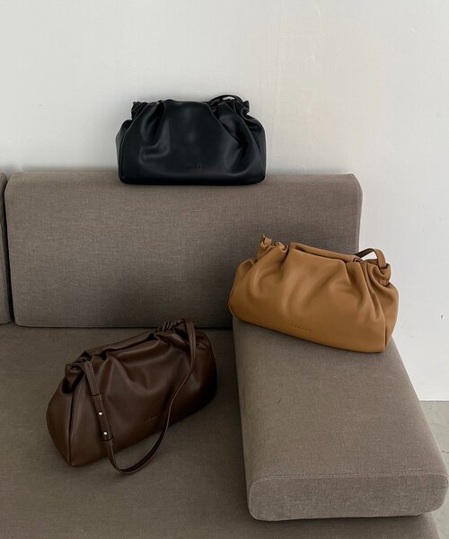 CAPRICIEUX LE'MAGE（カプリシューレマージュ）の「【新色/ライトベージュ】クラウディギャザーバッグ（ショルダーバッグ・レディース・ブラウン/キャメル/ブラック/ライトベージュ・FREE）」の22枚目の写真