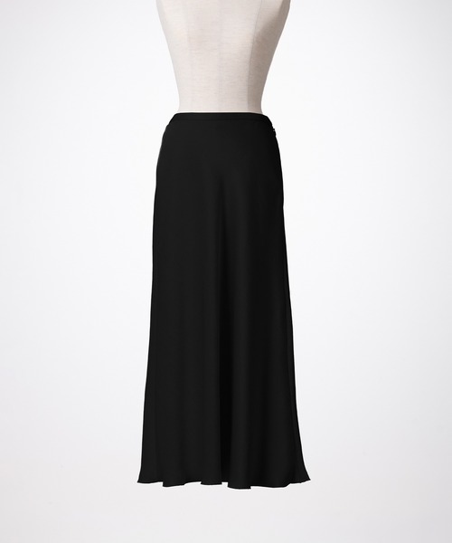 STRAWBERRY-FIELDS（ストロベリーフィールズ）の「ラスターサテン_サテンナロースカート（スカート・レディース・ベージュ系その他/ブラック/モーブ系・2）」の11枚目の写真