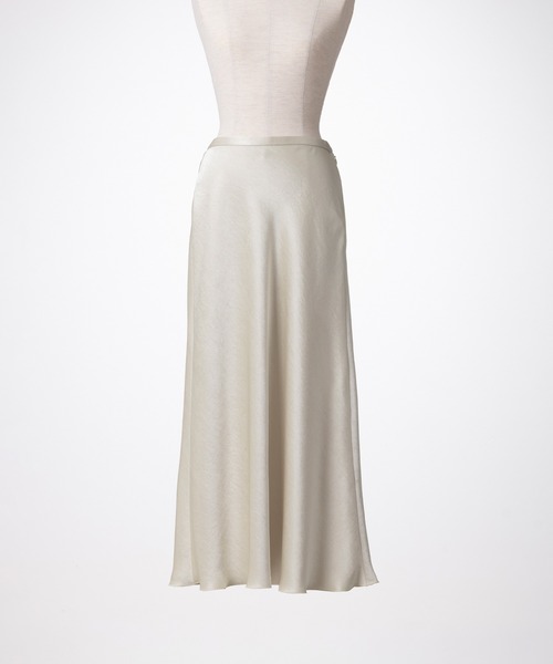 STRAWBERRY-FIELDS（ストロベリーフィールズ）の「ラスターサテン_サテンナロースカート（スカート・レディース・ベージュ系その他/ブラック/モーブ系・2）」の12枚目の写真