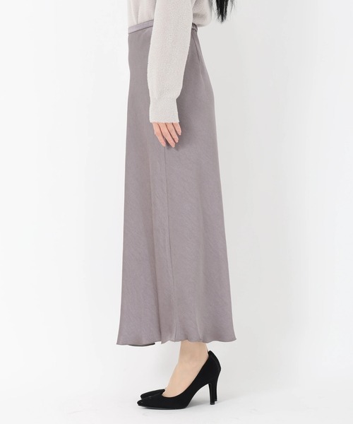 STRAWBERRY-FIELDS（ストロベリーフィールズ）の「ラスターサテン_サテンナロースカート（スカート・レディース・ベージュ系その他/ブラック/モーブ系・2）」の5枚目の写真