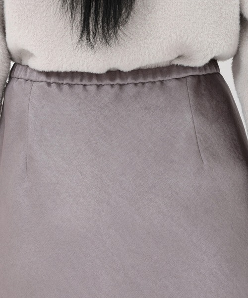 STRAWBERRY-FIELDS（ストロベリーフィールズ）の「ラスターサテン_サテンナロースカート（スカート・レディース・ベージュ系その他/ブラック/モーブ系・2）」の8枚目の写真