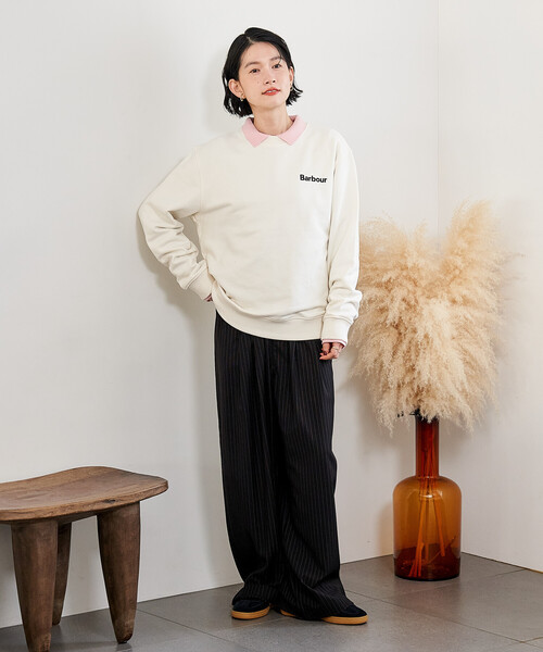 FREAK'S STORE(フリークスストア)の「Barbour × FREAK'S STORE/バブアー 別注 ALLEN BY CREW NECK SWEAT SHIRT/別注 ロゴスウェット(スウェット・レディース・グレー/ブラック/ホワイト・SMALL/MEDIUM)」の10枚目の写真