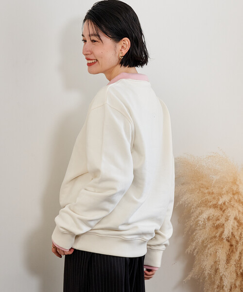 FREAK'S STORE(フリークスストア)の「Barbour × FREAK'S STORE/バブアー 別注 ALLEN BY CREW NECK SWEAT SHIRT/別注 ロゴスウェット(スウェット・レディース・グレー/ブラック/ホワイト・SMALL/MEDIUM)」の13枚目の写真