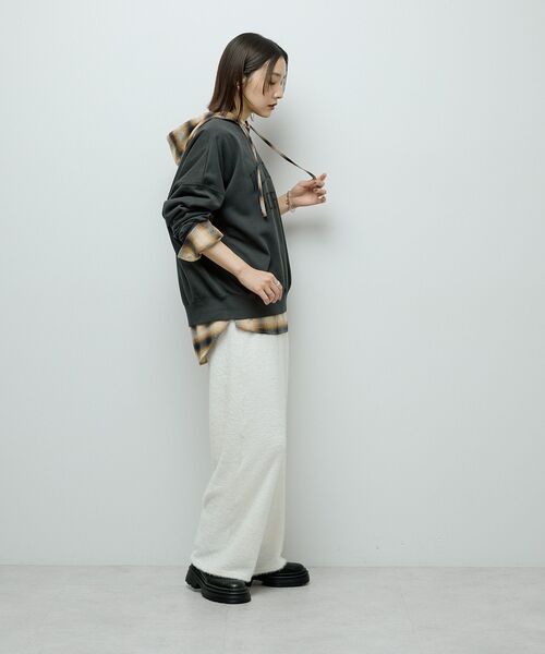 Green　Parks（グリーンパークス）の「オーバーサイズロゴ裏毛プルオーバー（スウェット・レディース・ホワイト系その他/マスタード/チャコールグレー/オフホワイト/杢グレー・FREE）」の12枚目の写真