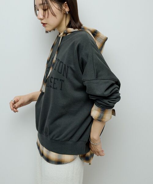 Green　Parks（グリーンパークス）の「オーバーサイズロゴ裏毛プルオーバー（スウェット・レディース・ホワイト系その他/マスタード/チャコールグレー/オフホワイト/杢グレー・FREE）」の15枚目の写真