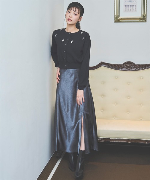 AND COUTURE(アンドクチュール)の「サテンバイアススカート(スカート・レディース・ブラウン/ベージュ/チャコールグレー・MEDIUM/SMALL)」の2枚目の写真